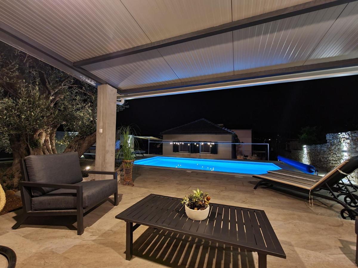 Olive Tree - House With Pool Villa Vinišće Kültér fotó