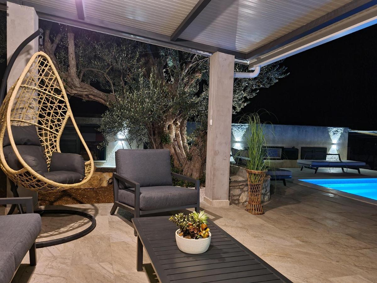 Olive Tree - House With Pool Villa Vinišće Kültér fotó